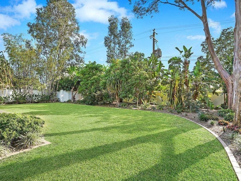 4 Sonanne Place, Fig Tree Pocket QLD 4069