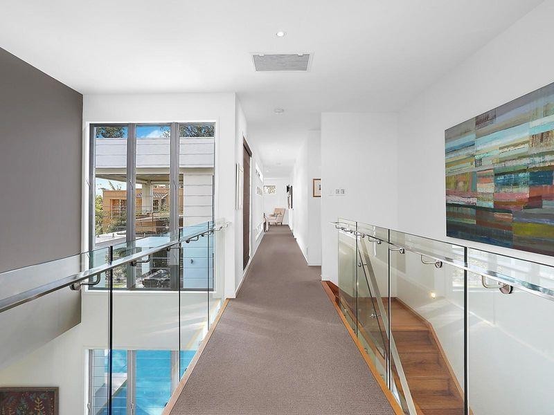 4 Sonanne Place, Fig Tree Pocket QLD 4069