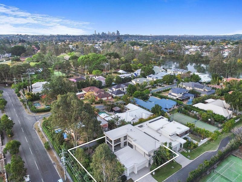 4 Sonanne Place, Fig Tree Pocket QLD 4069