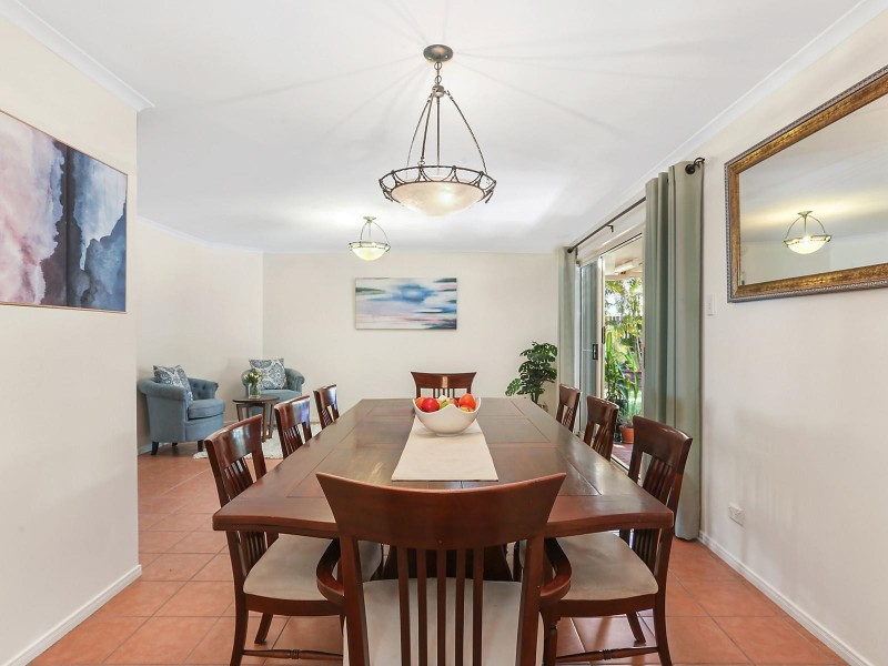 3 Mavis Court, Arana Hills QLD 4054