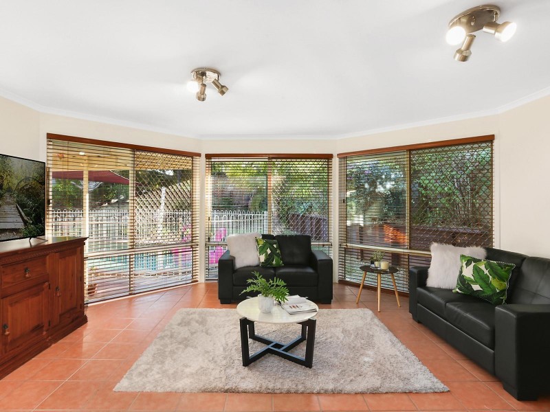 3 Mavis Court, Arana Hills QLD 4054