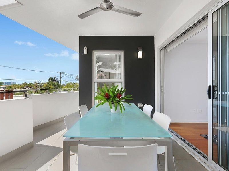 2/16 Seven Oaks Street, Taringa QLD 4068