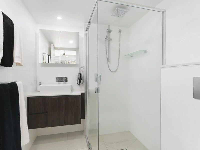 2/16 Seven Oaks Street, Taringa QLD 4068