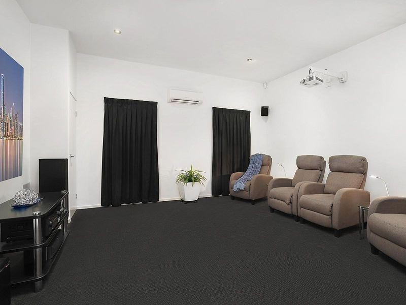 4 Coopers Close, Sinnamon Park QLD 4073