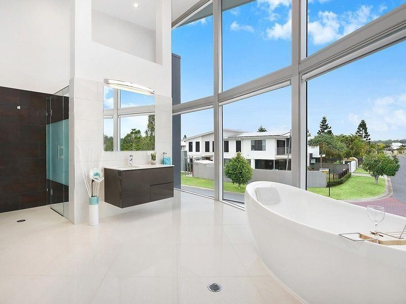 4 Coopers Close, Sinnamon Park QLD 4073