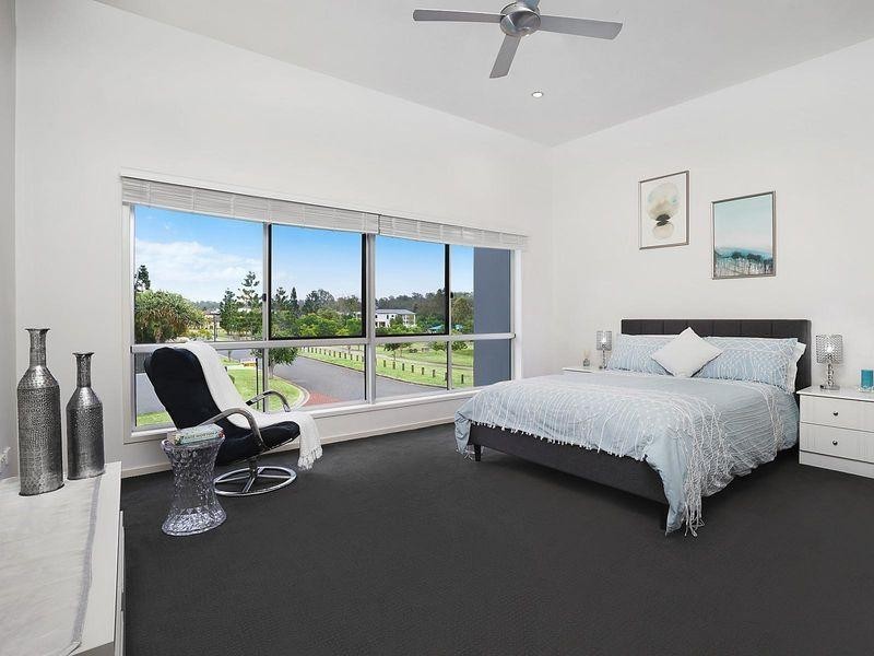 4 Coopers Close, Sinnamon Park QLD 4073