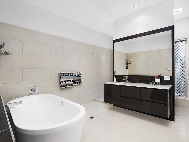 4 Coopers Close, Sinnamon Park QLD 4073