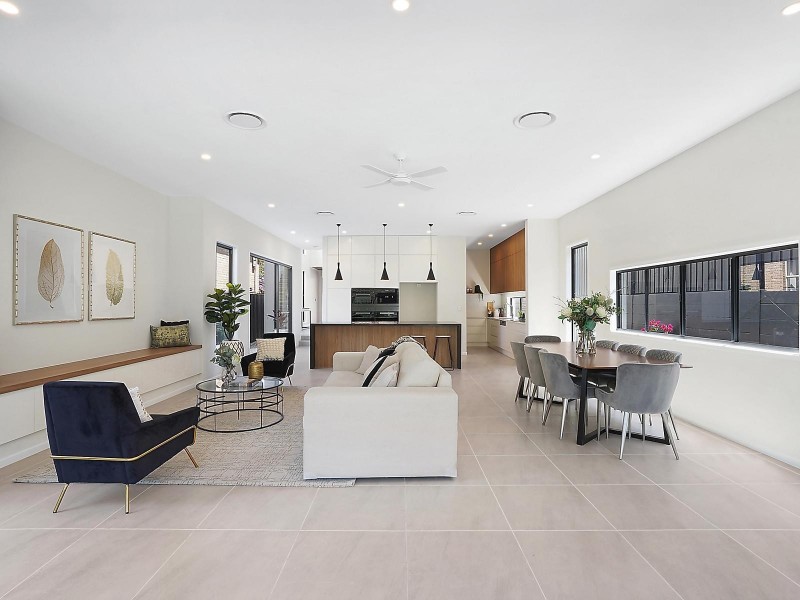 8 Napier Street, St Lucia QLD 4067