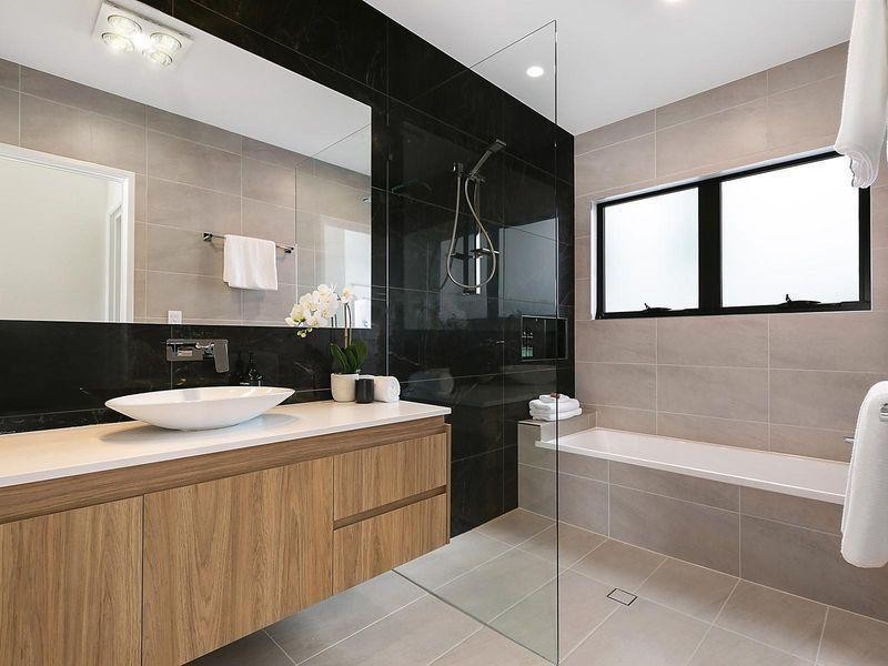 8 Napier Street, St Lucia QLD 4067