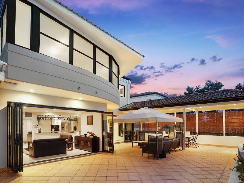61 Seventh Avenue, St Lucia QLD 4067