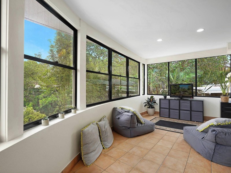 61 Seventh Avenue, St Lucia QLD 4067