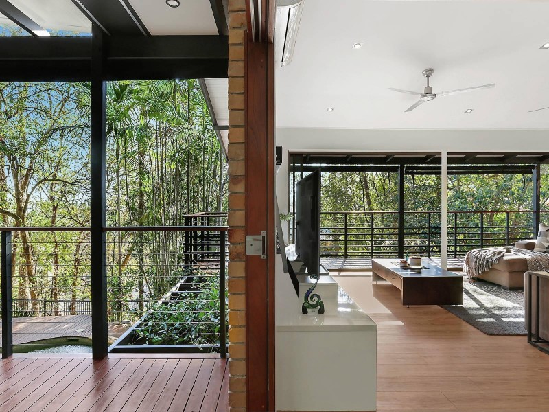 5 Apera Court, Kenmore QLD 4069