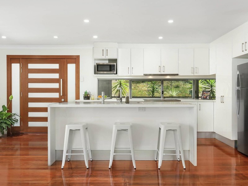 13 Tamarix Street, Chapel Hill QLD 4069