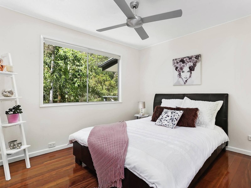 13 Tamarix Street, Chapel Hill QLD 4069