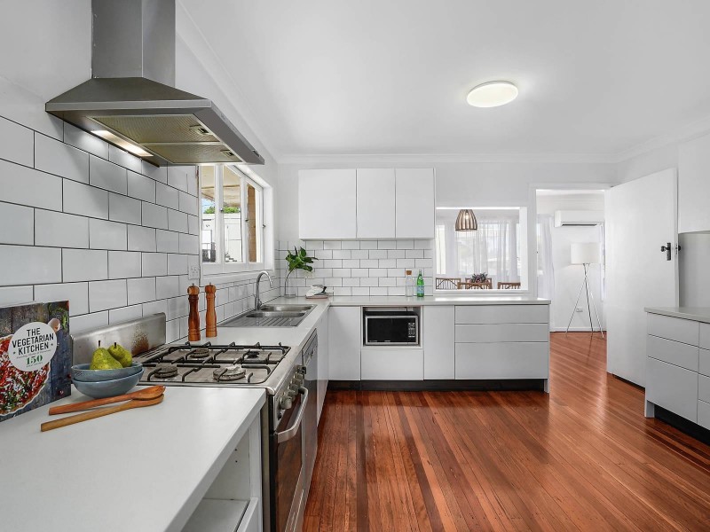 9 Gatwick Street, Stafford Heights QLD 4053