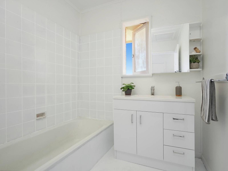 9 Gatwick Street, Stafford Heights QLD 4053