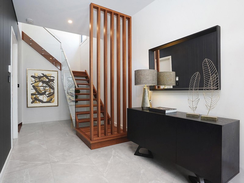 82 Prospect Terrace, St Lucia QLD 4067