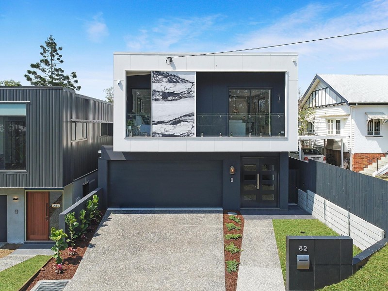 82 Prospect Terrace, St Lucia QLD 4067