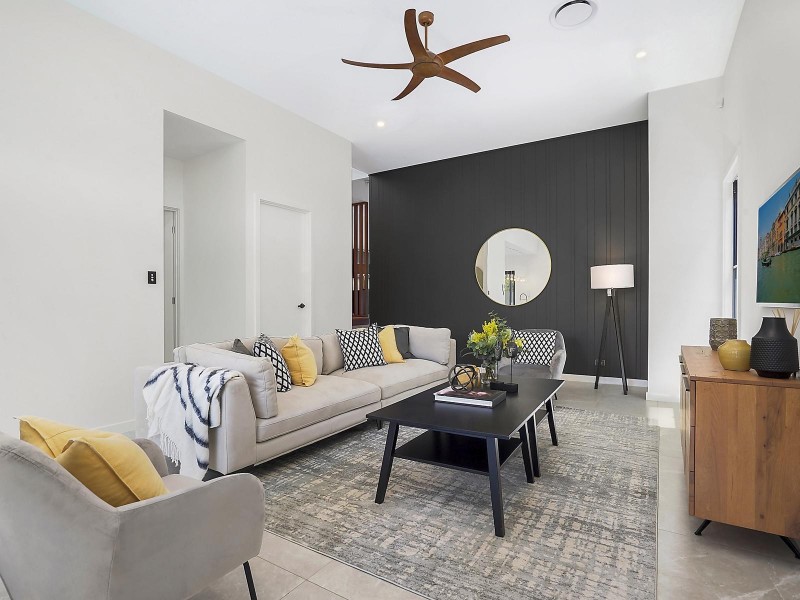 82 Prospect Terrace, St Lucia QLD 4067