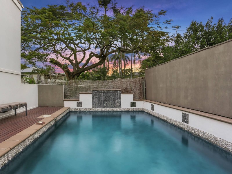 25 Dawn Street, Bardon QLD 4065