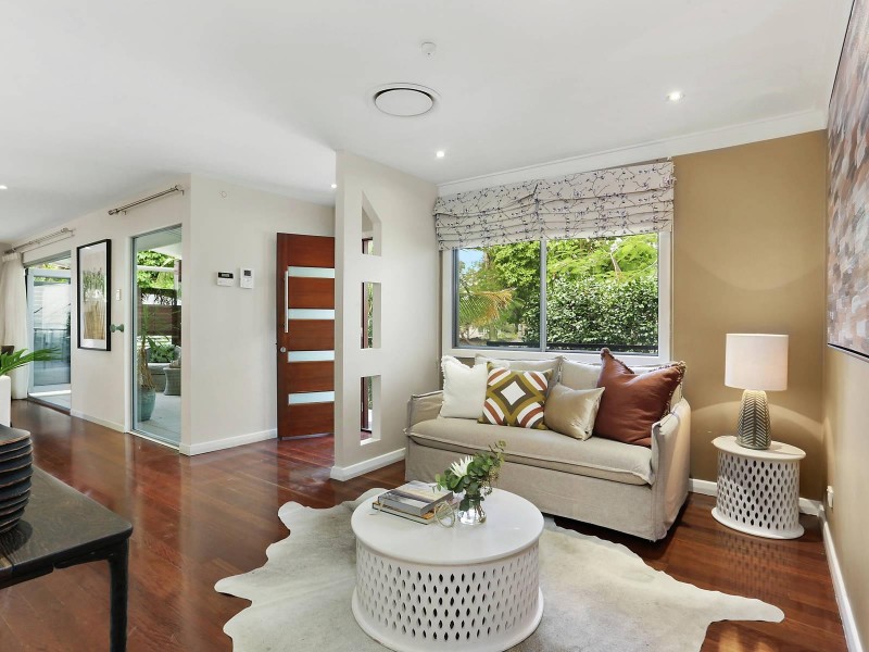 25 Dawn Street, Bardon QLD 4065