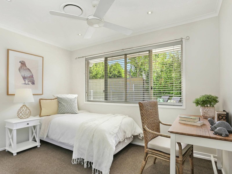 25 Dawn Street, Bardon QLD 4065