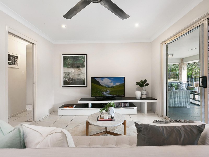 8 Seeana Court, Upper Kedron QLD 4055