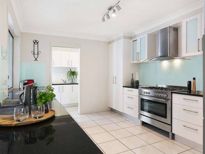 8 Seeana Court, Upper Kedron QLD 4055