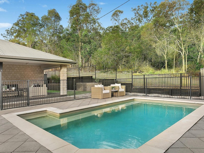 8 Seeana Court, Upper Kedron QLD 4055