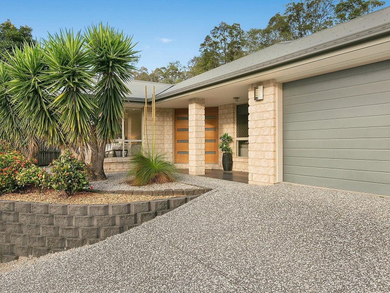 8 Seeana Court, Upper Kedron QLD 4055