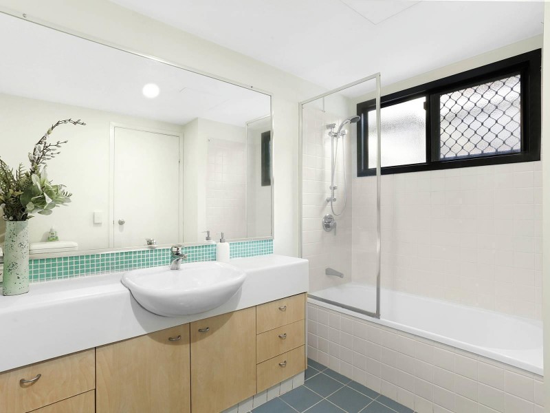 5/60 Sherwood Road, Toowong QLD 4066