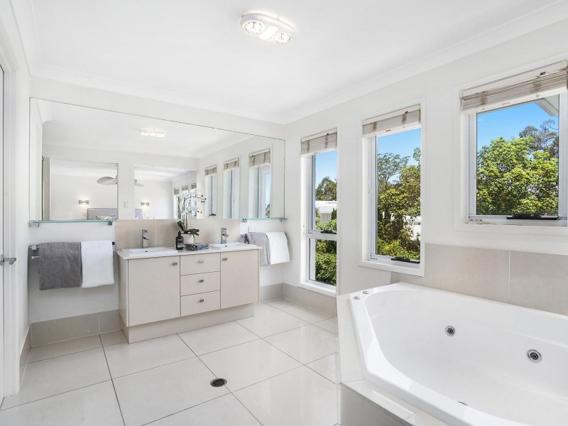 30 Goodenia Crescent, Seventeen Mile Rocks QLD 4073