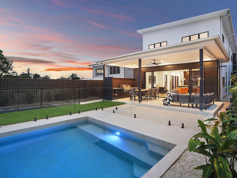 6 Napier Street, St Lucia QLD 4067