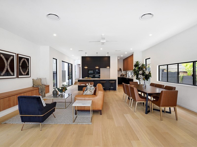 6 Napier Street, St Lucia QLD 4067