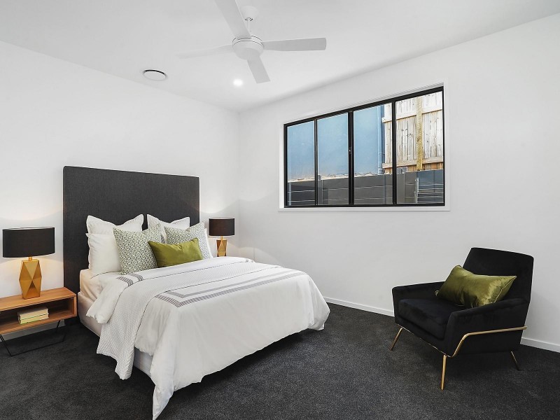 6 Napier Street, St Lucia QLD 4067