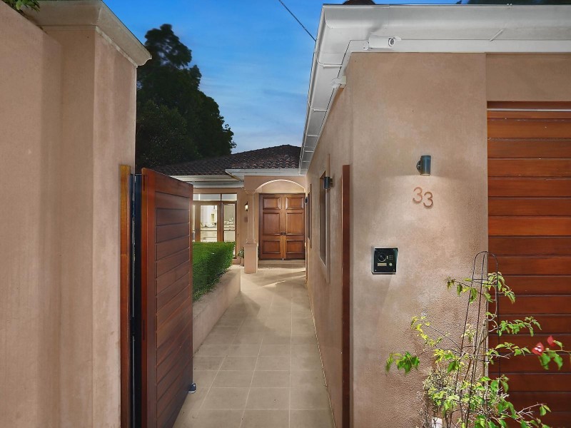 33 Ivy Street, Indooroopilly QLD 4068