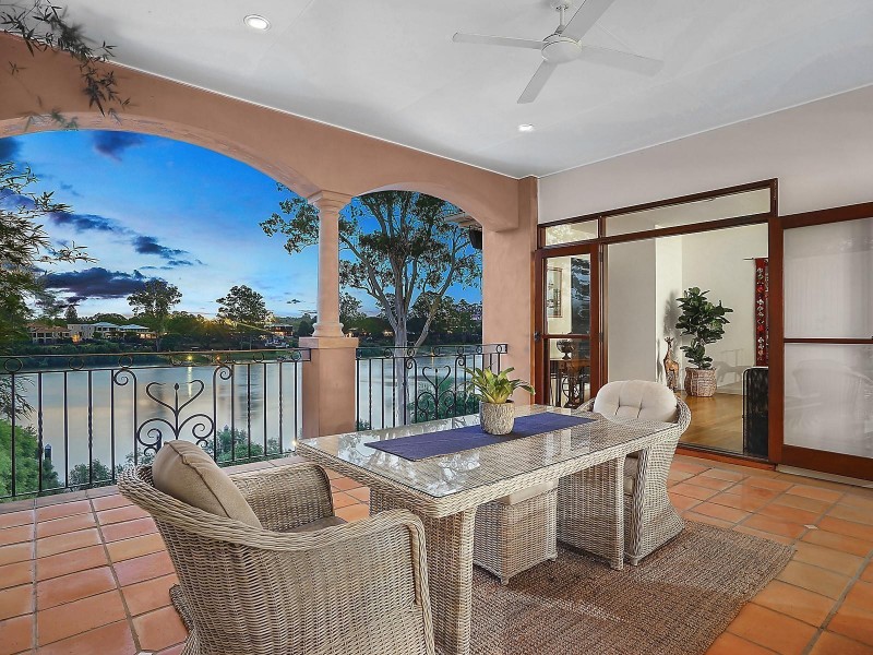 33 Ivy Street, Indooroopilly QLD 4068