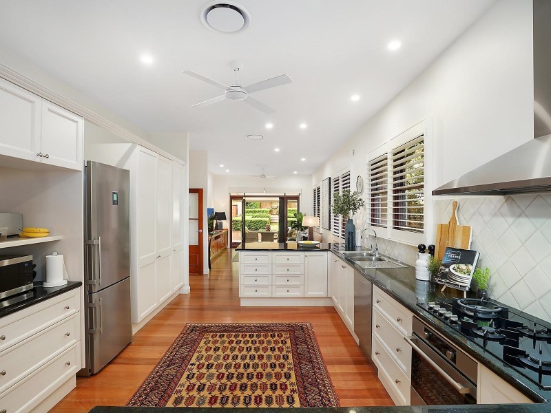 33 Ivy Street, Indooroopilly QLD 4068