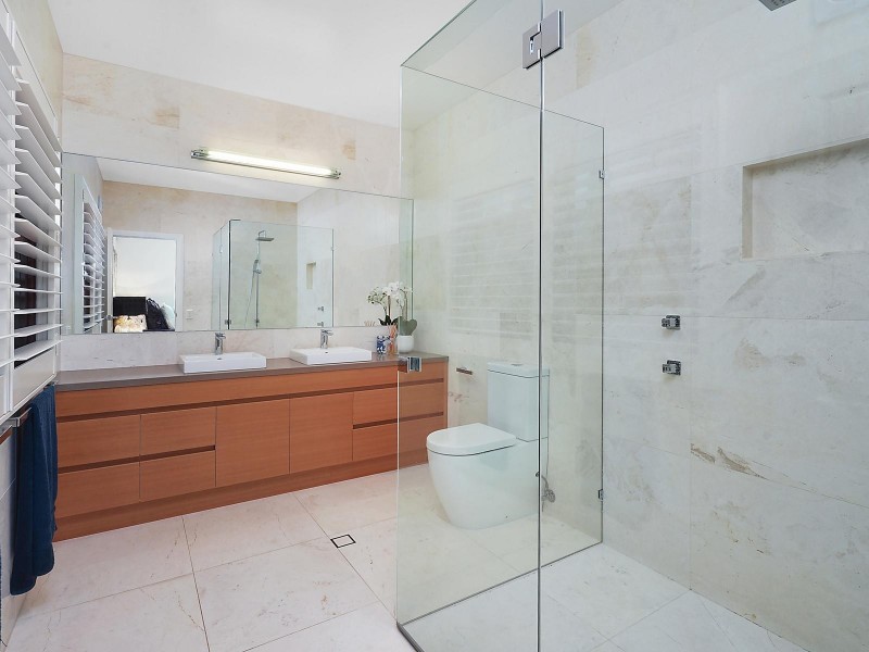 33 Ivy Street, Indooroopilly QLD 4068