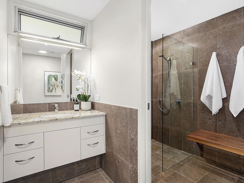 19 Francis Terrace, Taringa QLD 4068