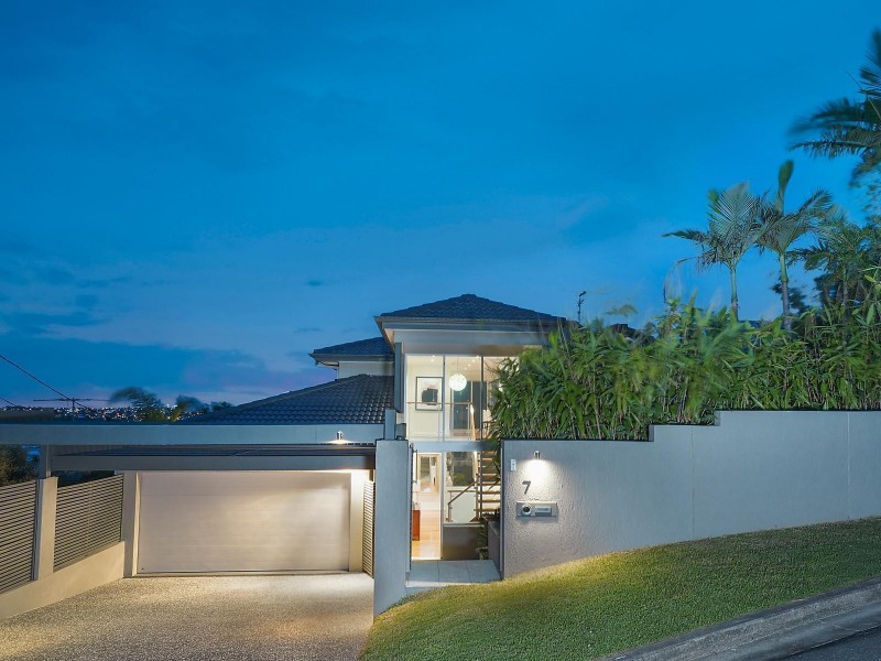 7 Couldrey Street, Bardon QLD 4065