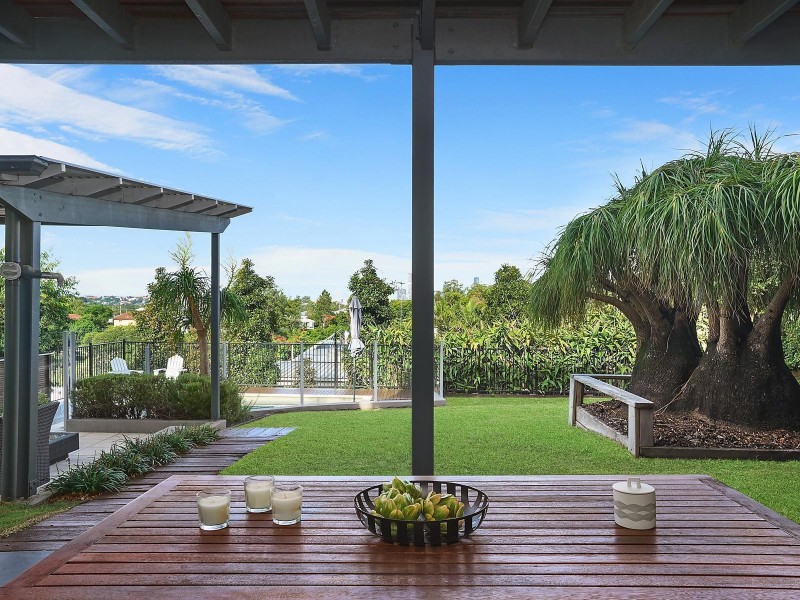7 Couldrey Street, Bardon QLD 4065