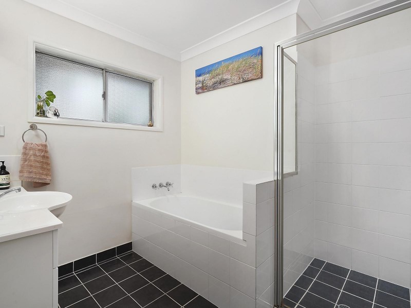 31 Cawdor Street, Arana Hills QLD 4054