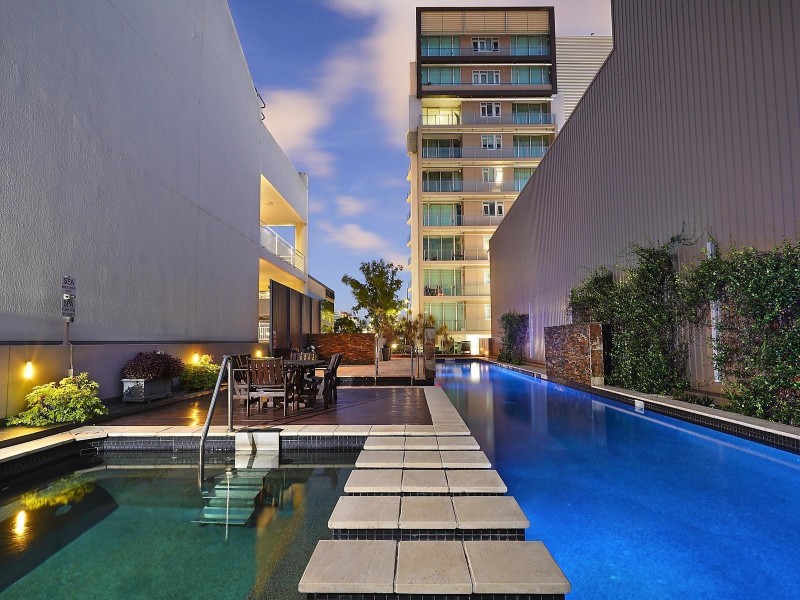 36/205 Coronation Drive, Milton QLD 4064
