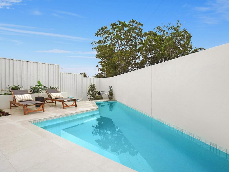1A Glencairn Avenue, Indooroopilly QLD 4068