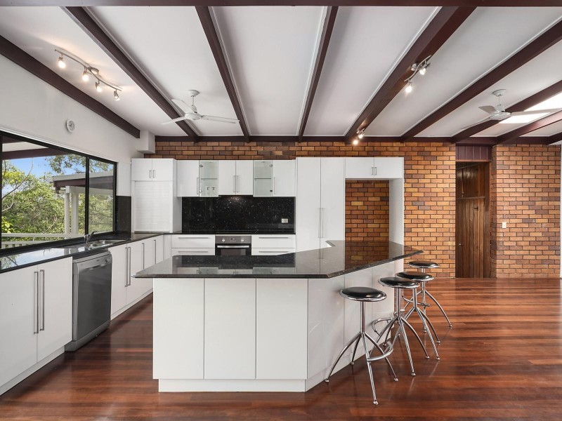 12 Keperra Court, Arana Hills QLD 4054