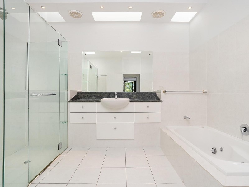 12 Keperra Court, Arana Hills QLD 4054