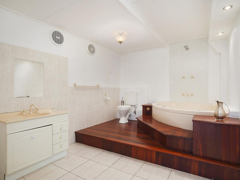 12 Keperra Court, Arana Hills QLD 4054