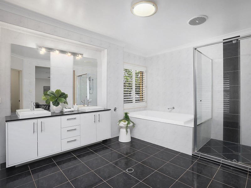 139 Lambert Road, Indooroopilly QLD 4068