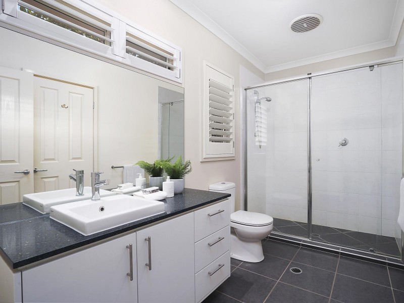 139 Lambert Road, Indooroopilly QLD 4068